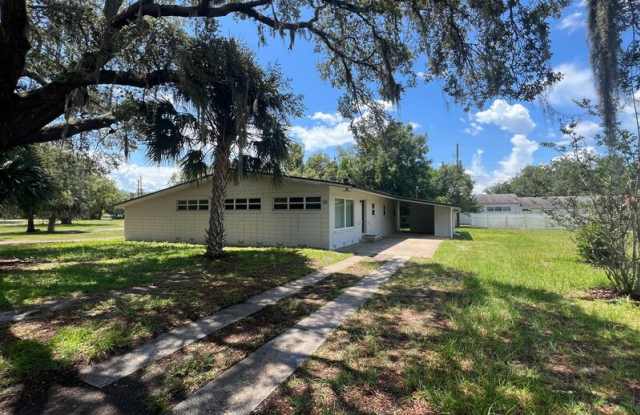 123 W Lake Mary Ave