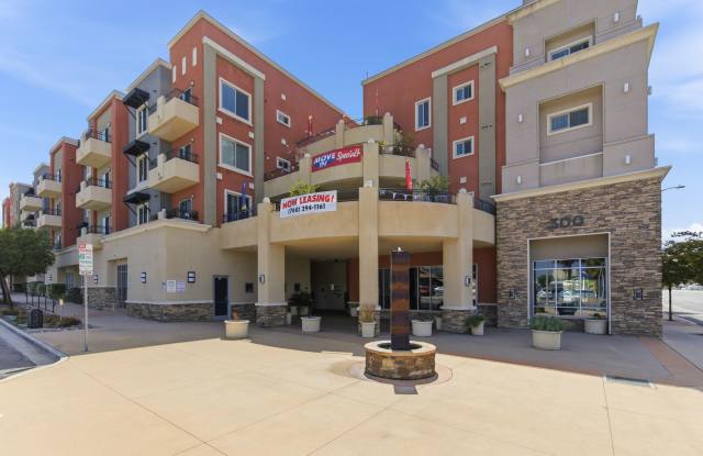 City Plaza At Escondido