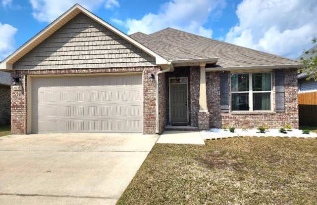 Discover Fine Living in this Captivating 3 Bed/2 Bath Home! - 10733 Trailblazer Way, Escambia County, AL 32506