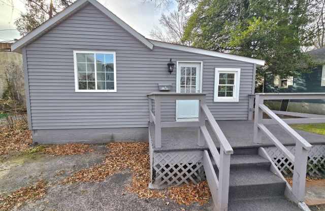 Photo of 912 Sunset Avenue unit: Rear