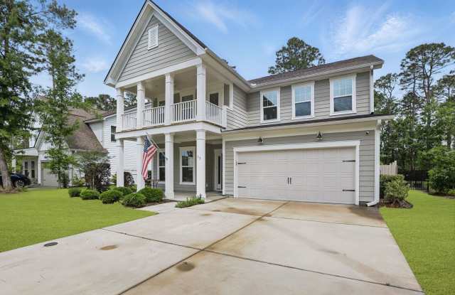 Spacious 5 Bedroom Home in Richmond Hill’s Waterways Community