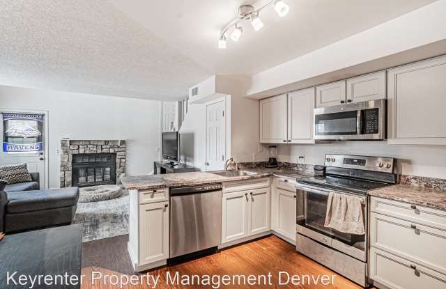912 S Dearborn Way Apt 12