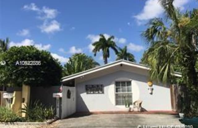 2575 Trapp Ave - 2575 Trapp Avenue, Miami, FL 33133