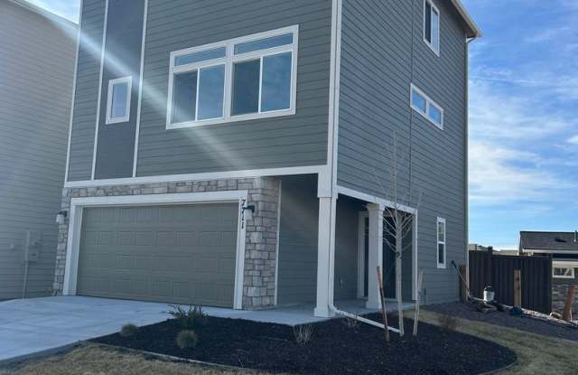 New build 3 bed, 2.5 bath, 2 car garage