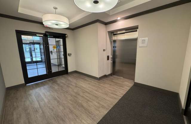 102 SAINT IVES unit: 204