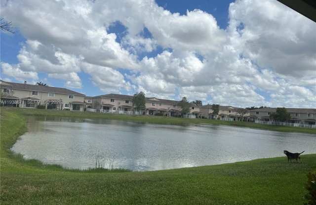 Photo of 5954 Royal Way