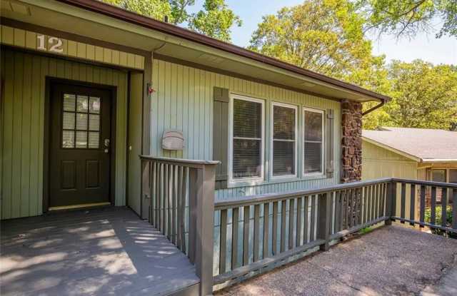 12 Victoria  LN