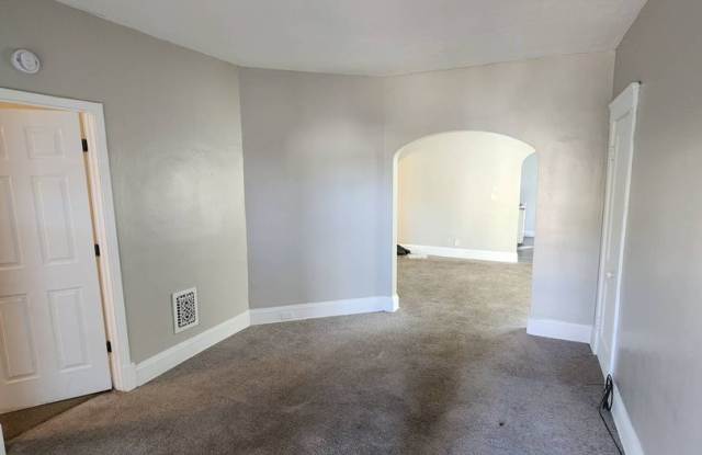 880 STEVENSON RD CLEVELAND, OH. 44110