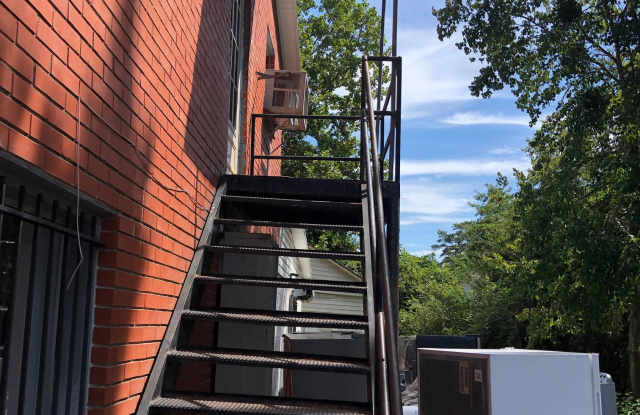 718 North Main Street Unit B