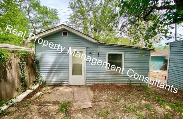 139 1/2 N Cedar Ave - 139 North Cedar Avenue, Independence, MO 64053