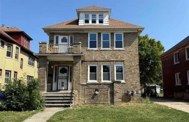 Photo of 4680 Lakewood