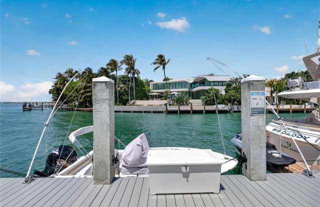 1413 Sunset Harbour Dr