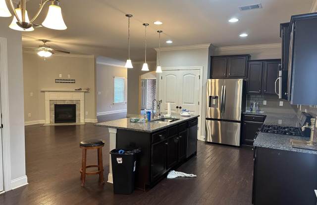 5404 PARK SIDE CIRCLE