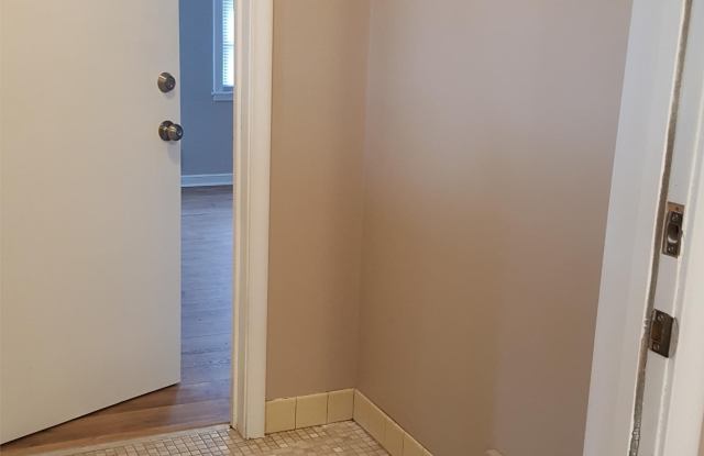 1114 10th Avenue NorthwestLEFT UNIT