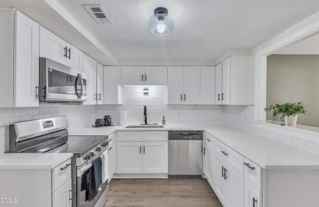 Photo of 12 Patriot Circle