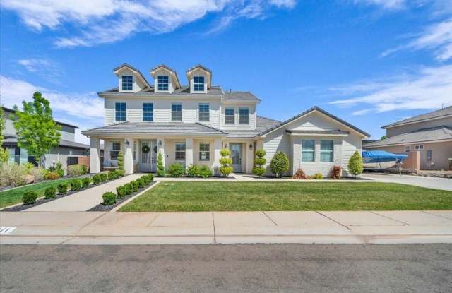 Beautiful Craftsman Home in Dixie Springs!