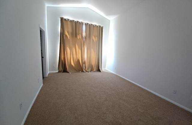 Photo of 789 Hildale Cir