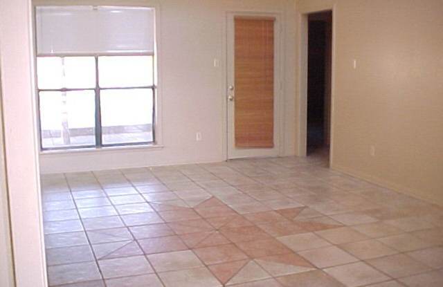 Beautiful 3/2 house centrally located home by Wolf Pen Creek!