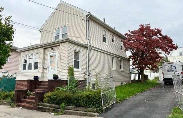 319  Devon Street