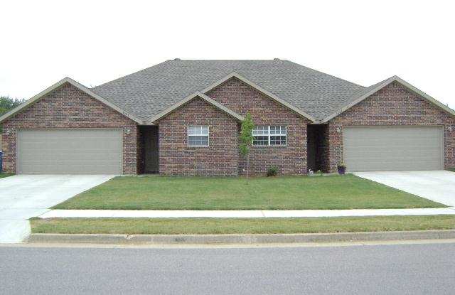 4207 SW Broadstone Ave - 2