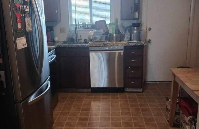 SINGLE FAMILY HOUSING - 2 bed/1 bath in Orem