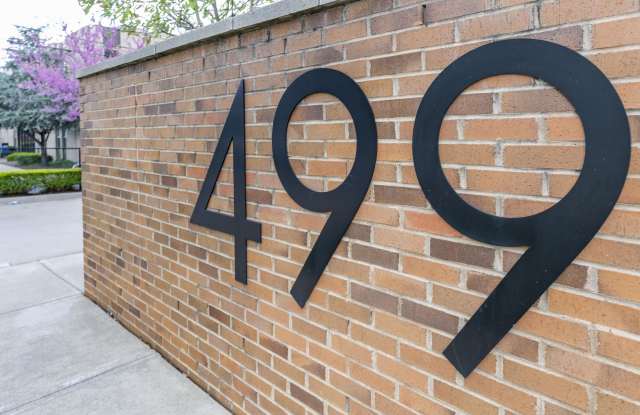 499 East High Street