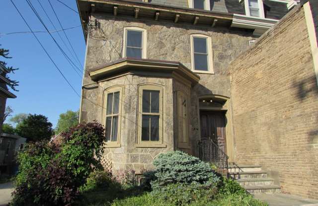 Photo of 5903 GREENE Street unit: #2 Second Floor