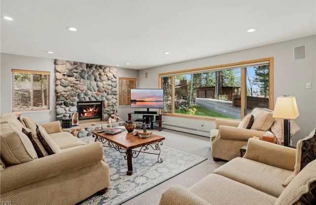 Photo of Bright and Tastefully Furnished Lake View Rental