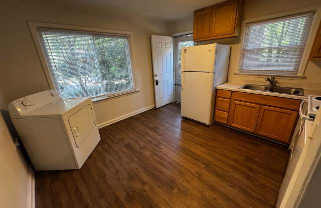 Perfectly sized 2 bedroom 1 bath