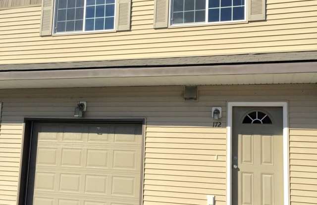 Whisperwood Townhome w/ Garage!