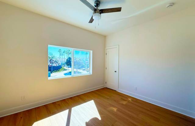 Welcome to Your Newly Renovated One-Bedroom Coastal Gem in Mission Beach