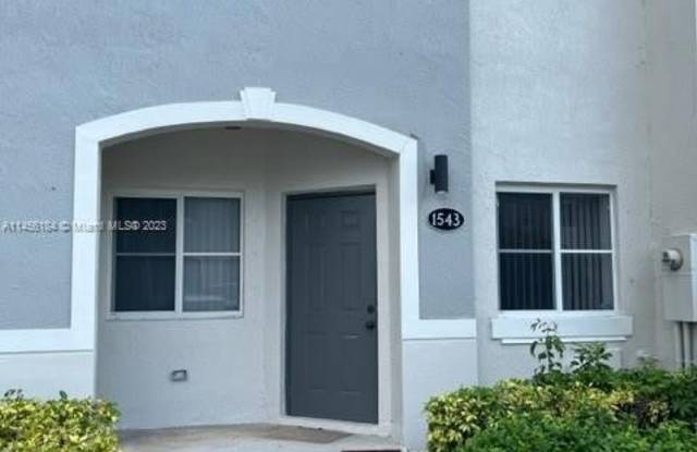 1543 SE 31st Ct - 1543 Southeast 31st Court, Homestead, FL 33035