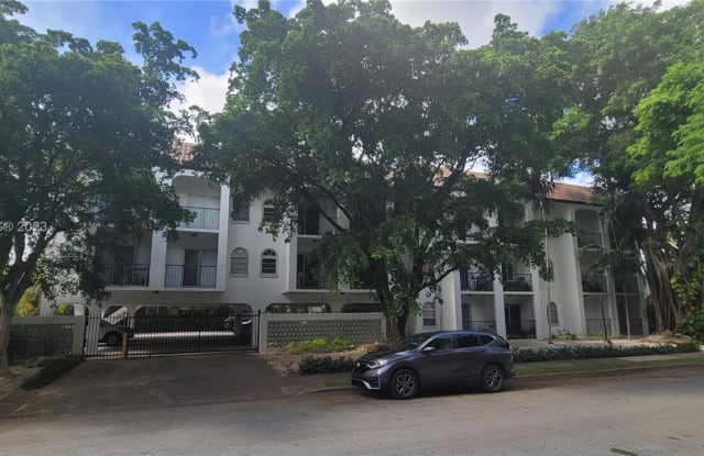 338 Majorca Ave - 338 Majorca Avenue, Coral Gables, FL 33134