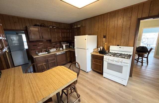 262 Oak Hill Rd unit: 2