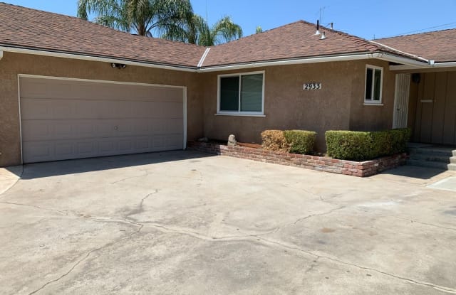 2933 E Ashlan Avenue - 2933 East Ashlan Avenue, Fresno, CA 93726