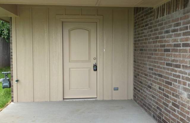 3br 2ba duplex!!