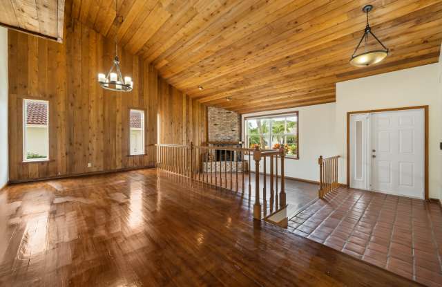 44 Pinehill Trail E