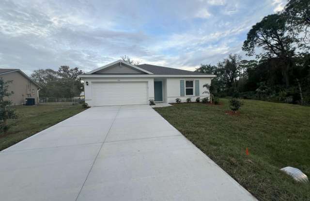 881 Hollahan Road SE