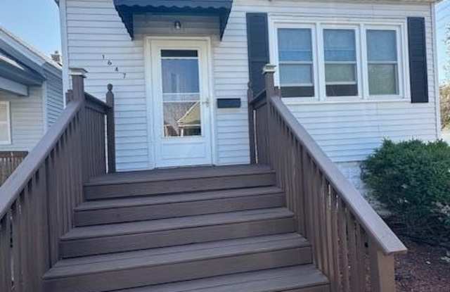 Photo of 1647 Myrtle Avenue unit: 1