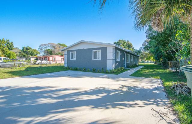 508 N 23rd Street - 508 North 23rd Street, Fort Pierce, FL 34950