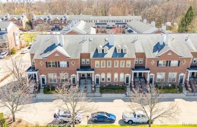 16822 Farmington Road