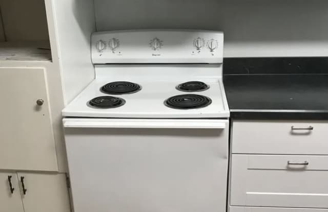 2004-2006 Mayview Ave - 2