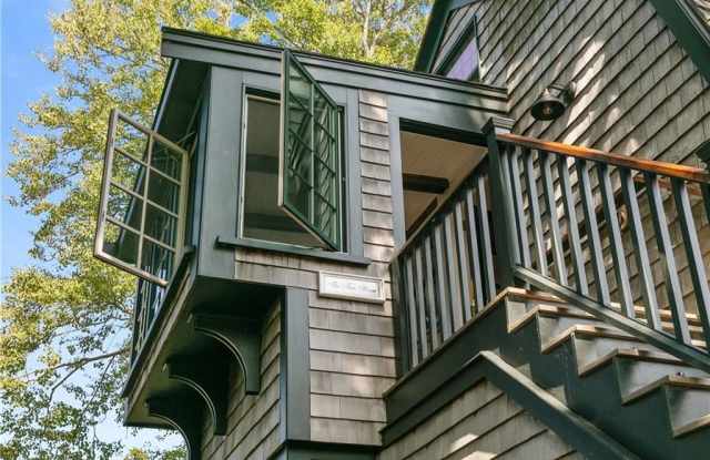 99 Coggeshall Avenue