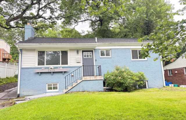 Photo of 2419 VALLEY Way