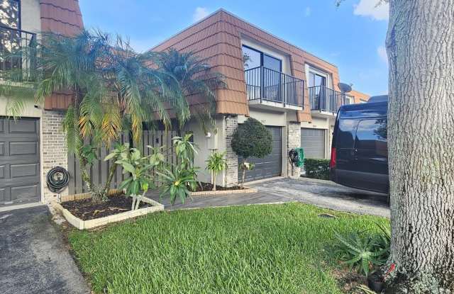 1412 SW 110th Way