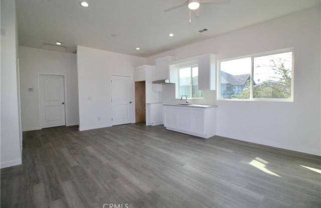 4245 S Olive Street 3/4