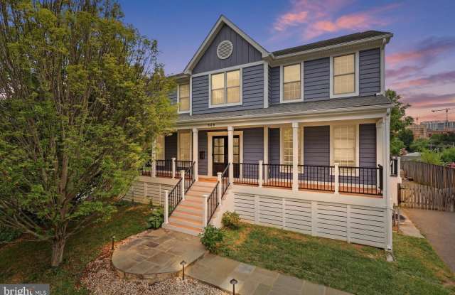 809 N BUCHANAN Street