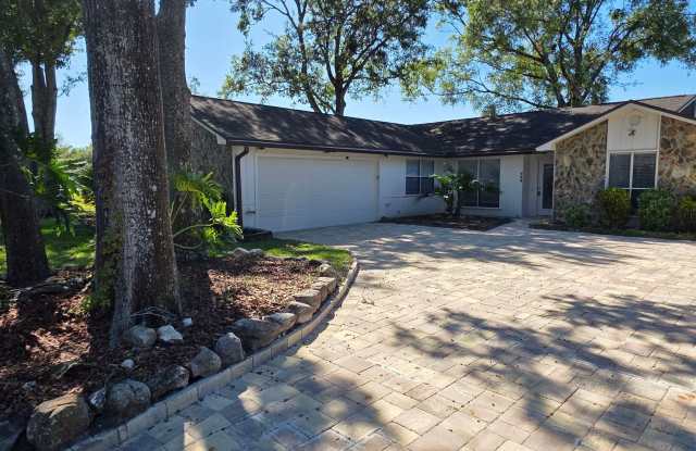 Photo of Large 4 Bedroom Located in Arlington!