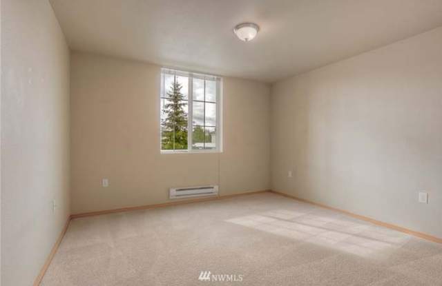 10109 186th Street East