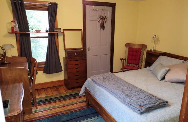 1036 Creek Locks Road